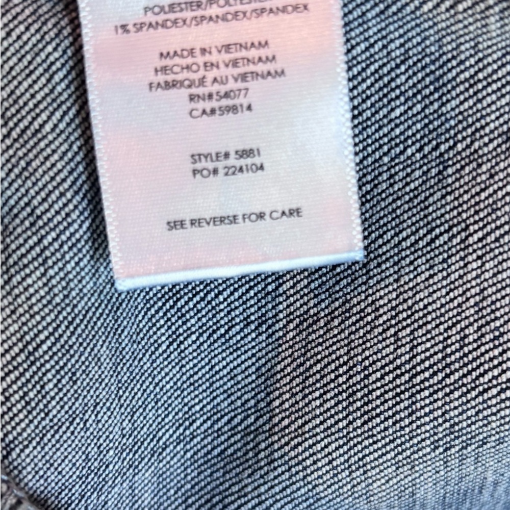 CAbi Lido Wide Leg Cropped Jeans - Picture 7 of 7